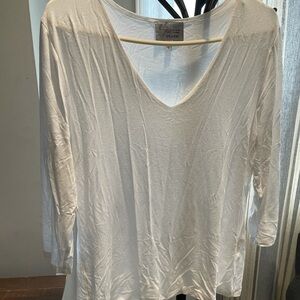 lynn ritchie silver v-neck in white xl